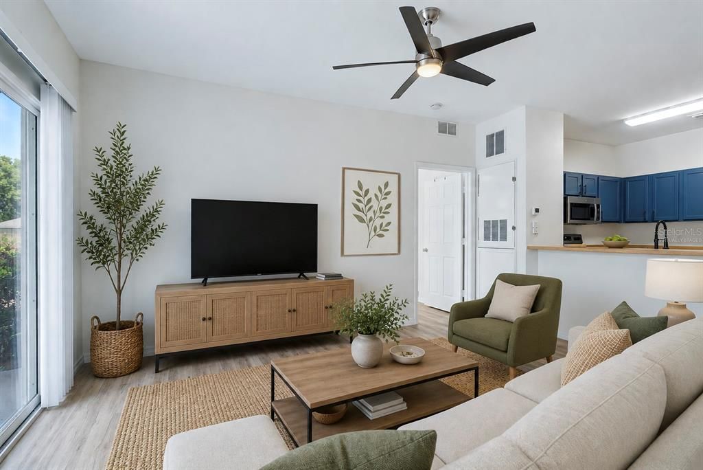 For Sale: $201,500 (2 beds, 2 baths, 962 Square Feet)