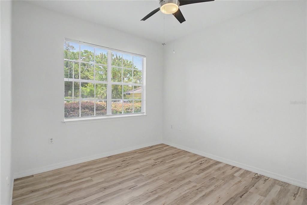 For Sale: $201,500 (2 beds, 2 baths, 962 Square Feet)