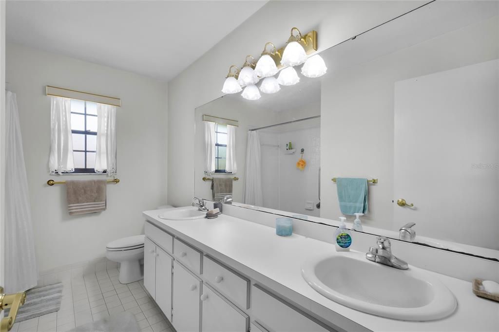 For Sale: $369,000 (3 beds, 2 baths, 2172 Square Feet)