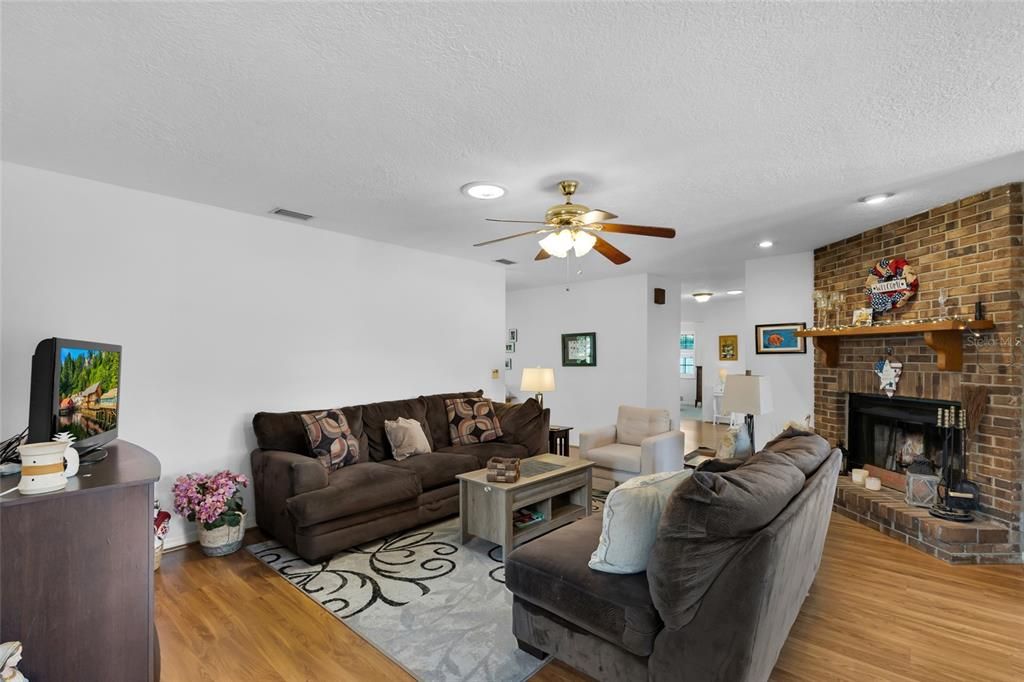 For Sale: $369,000 (3 beds, 2 baths, 2172 Square Feet)