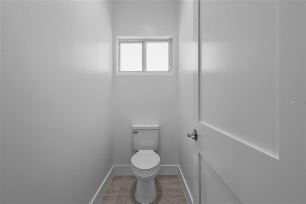 На продажу: $349,900 (4 спален, 2 ванн, 1632 Квадратных фут)