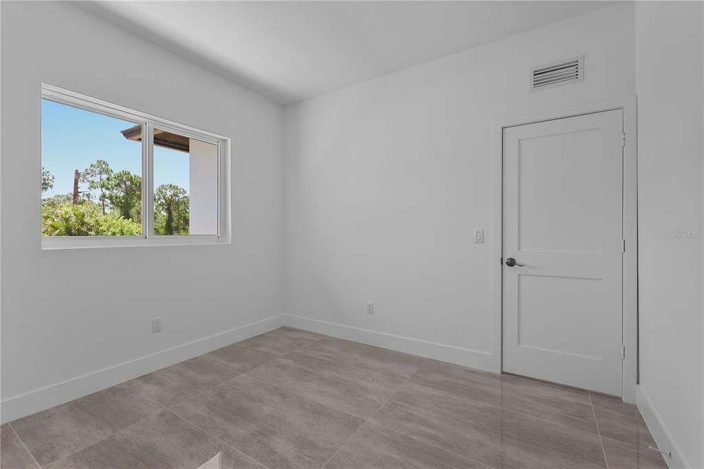 На продажу: $349,900 (4 спален, 2 ванн, 1632 Квадратных фут)