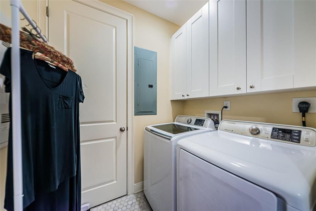 For Sale: $740,000 (3 beds, 2 baths, 2017 Square Feet)