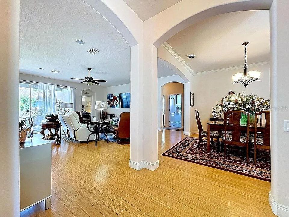 En Venta: $455,000 (3 camas, 2 baños, 2086 Pies cuadrados)