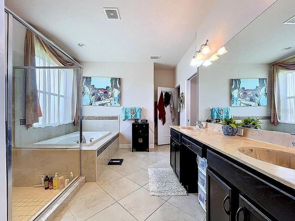 En Venta: $455,000 (3 camas, 2 baños, 2086 Pies cuadrados)