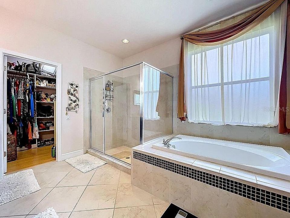 En Venta: $455,000 (3 camas, 2 baños, 2086 Pies cuadrados)