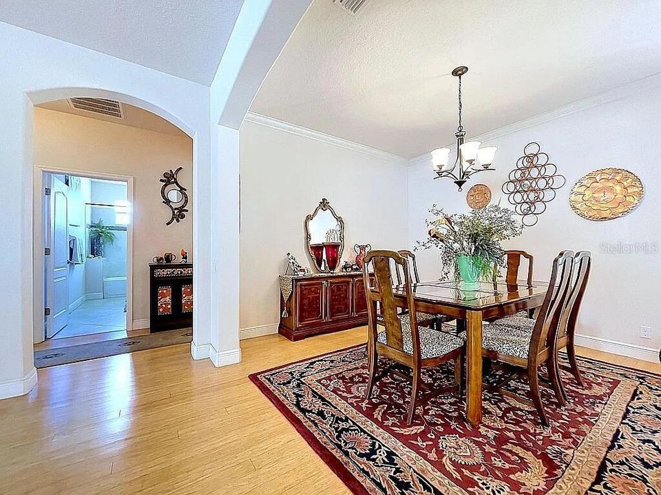 En Venta: $455,000 (3 camas, 2 baños, 2086 Pies cuadrados)