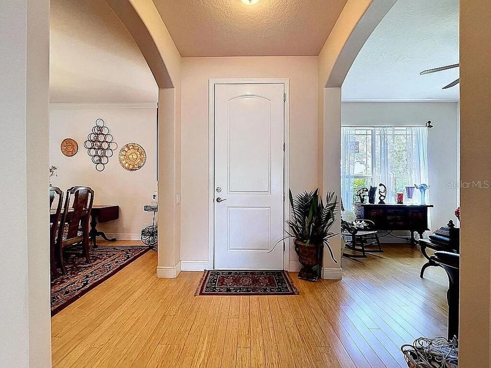 En Venta: $455,000 (3 camas, 2 baños, 2086 Pies cuadrados)