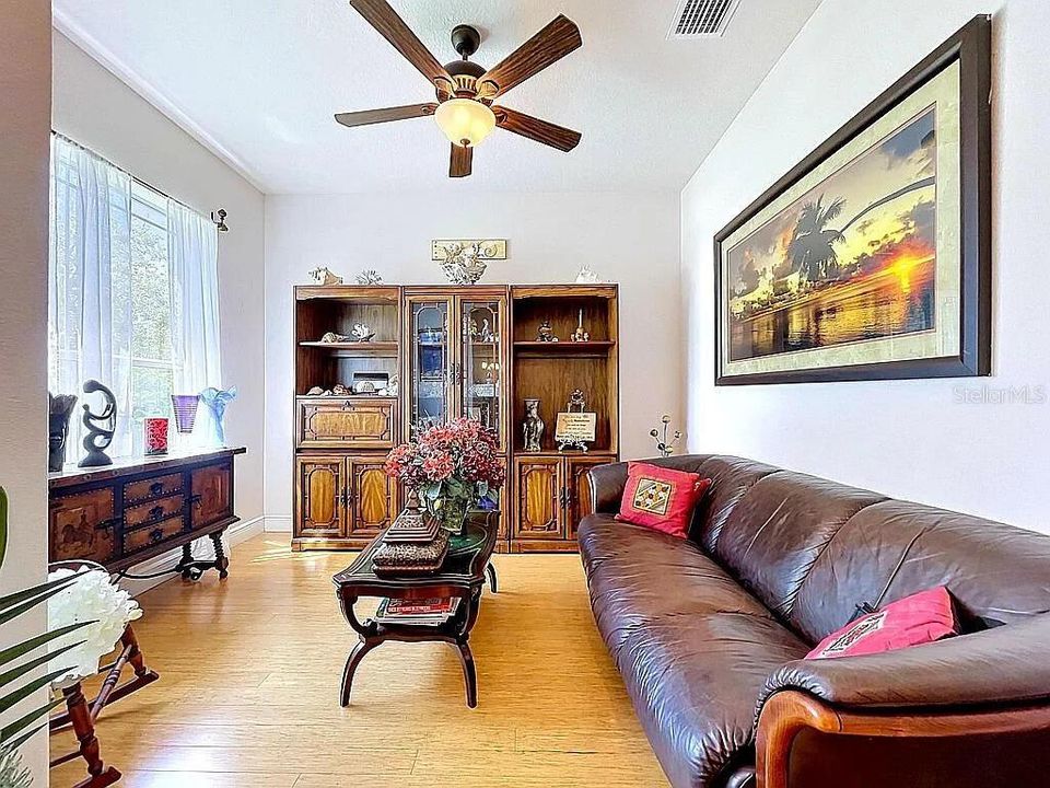 En Venta: $455,000 (3 camas, 2 baños, 2086 Pies cuadrados)