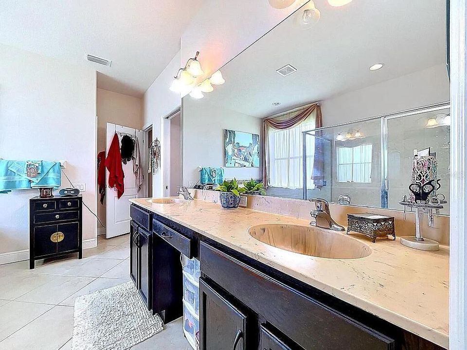 En Venta: $455,000 (3 camas, 2 baños, 2086 Pies cuadrados)