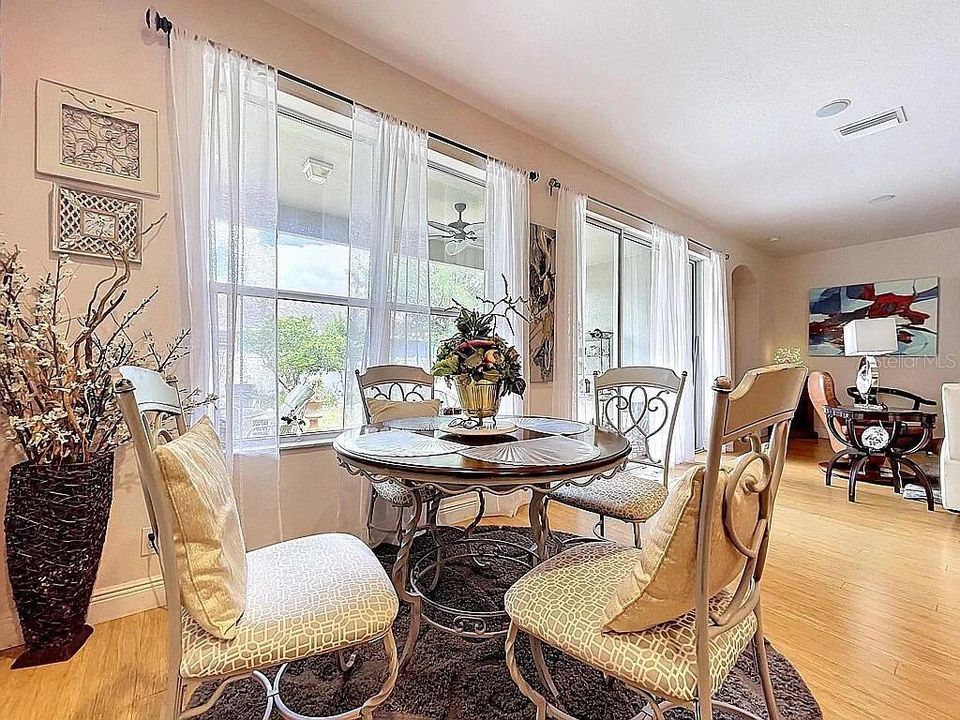 En Venta: $455,000 (3 camas, 2 baños, 2086 Pies cuadrados)