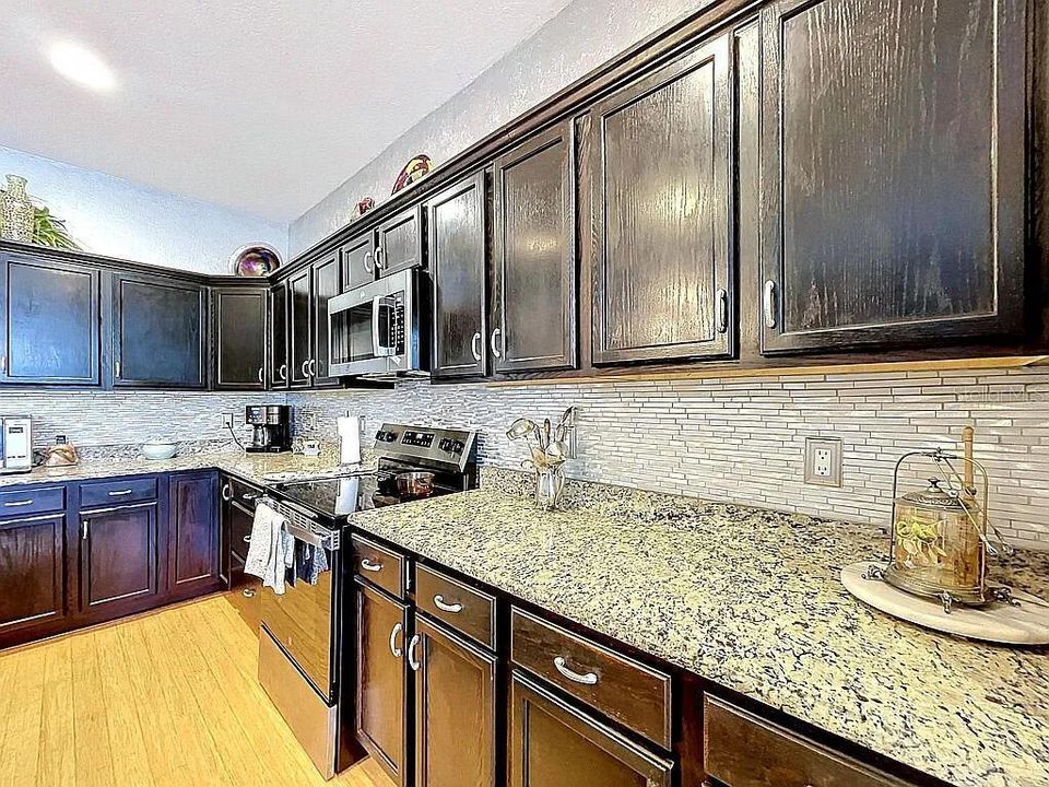 En Venta: $455,000 (3 camas, 2 baños, 2086 Pies cuadrados)