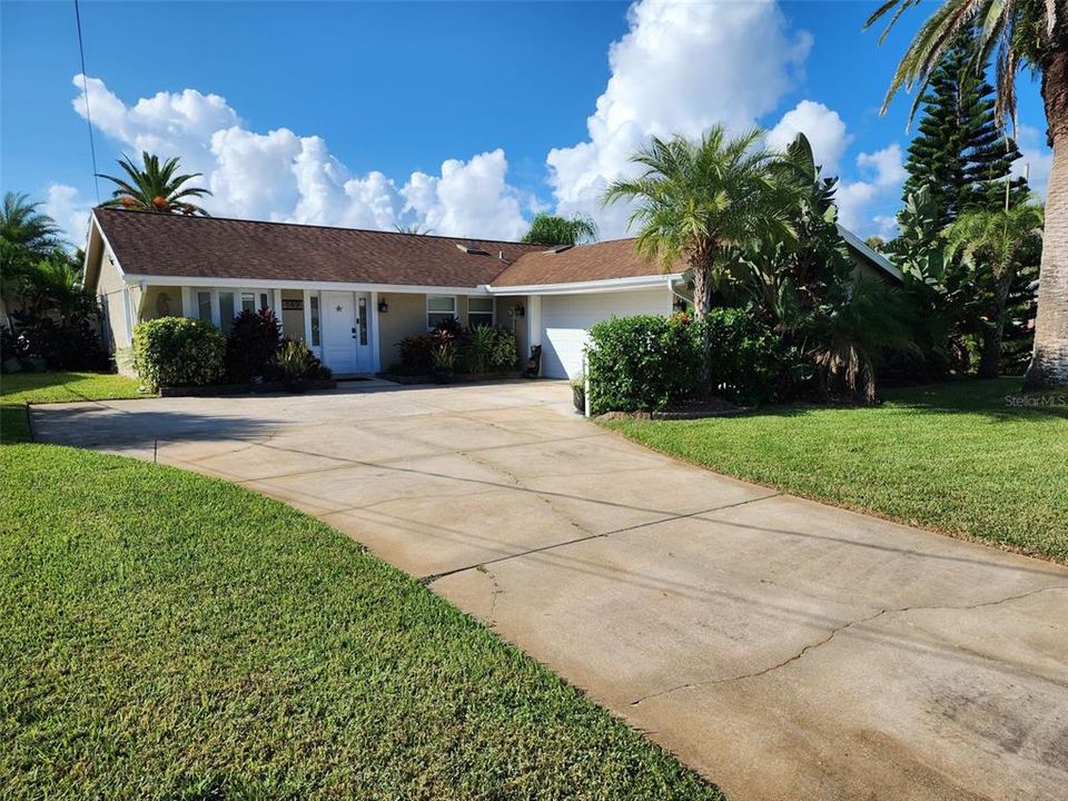 For Sale: $695,000 (4 beds, 2 baths, 2179 Square Feet)