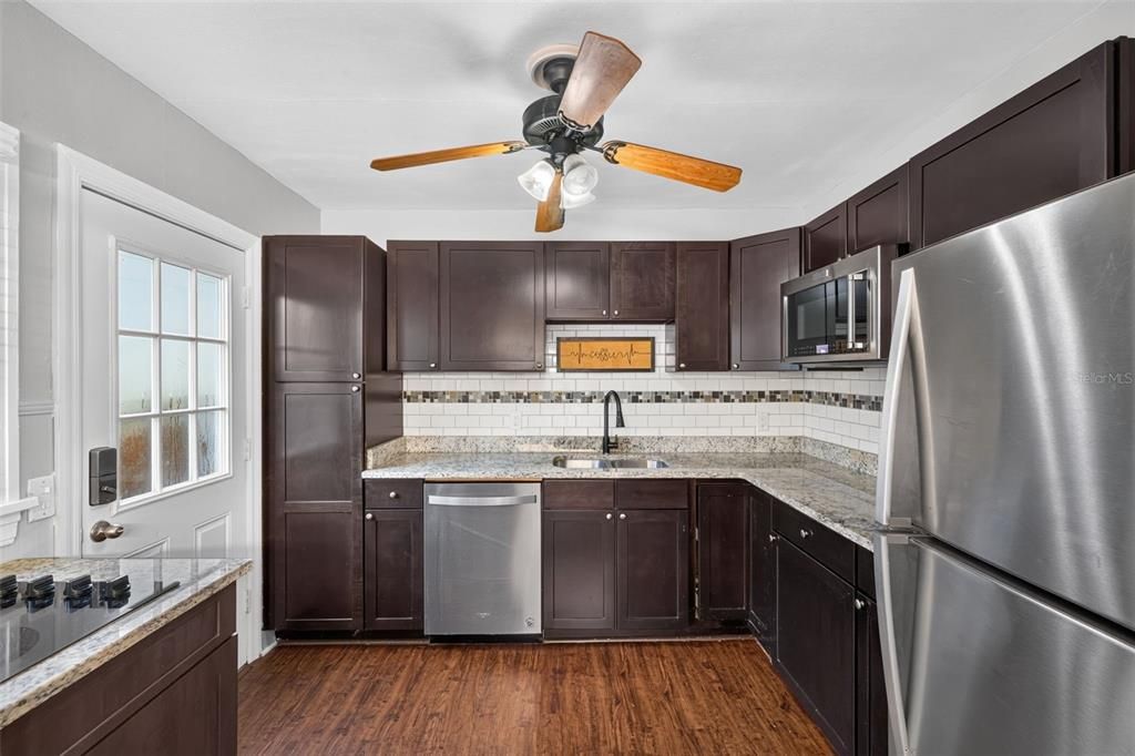 For Sale: $430,000 (3 beds, 1 baths, 1260 Square Feet)