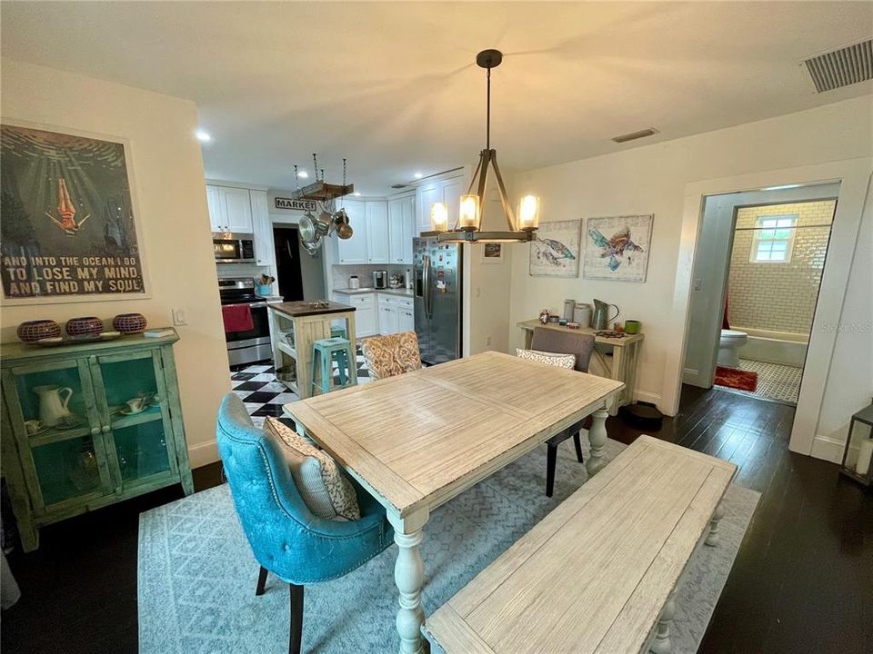 В аренду: $3,300 (3 спален, 2 ванн, 1662 Квадратных фут)