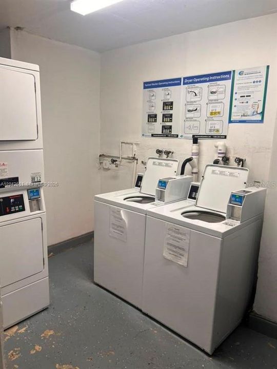 For Rent: $2,000 (1 beds, 1 baths, 723 Square Feet)