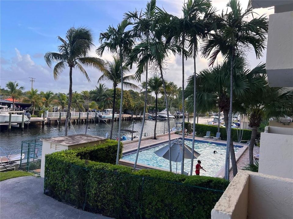 For Rent: $2,000 (1 beds, 1 baths, 723 Square Feet)