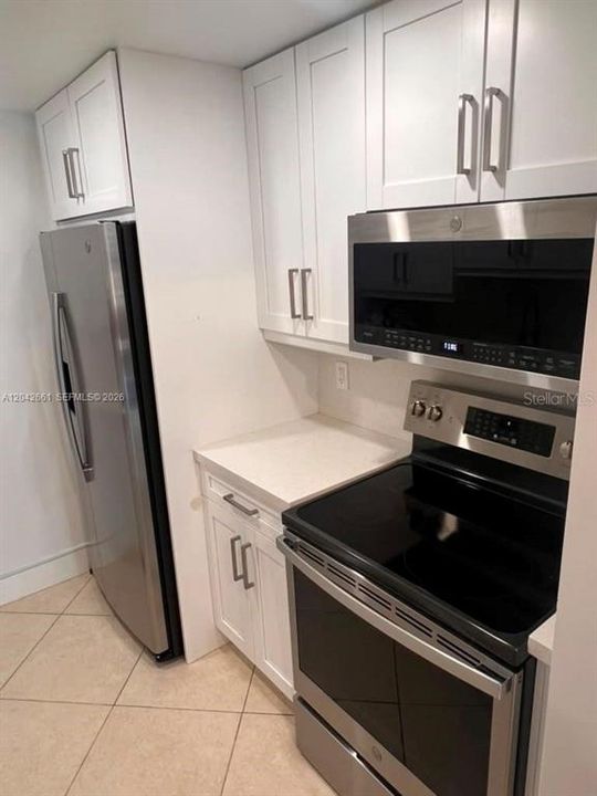 For Rent: $2,000 (1 beds, 1 baths, 723 Square Feet)