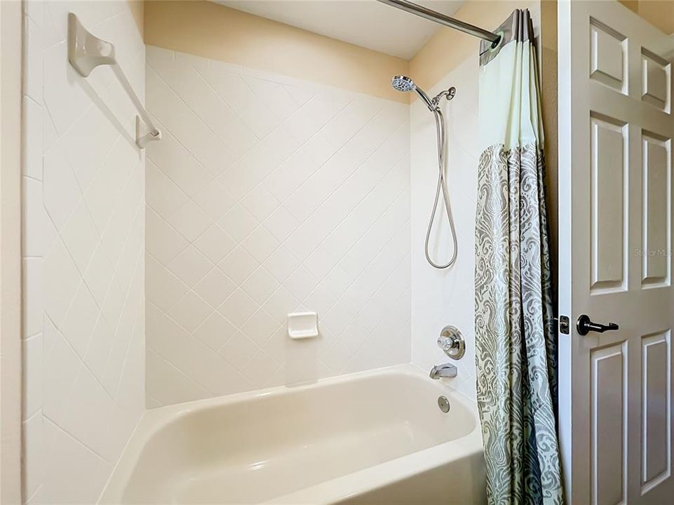 En Venta: $649,900 (5 camas, 3 baños, 3289 Pies cuadrados)