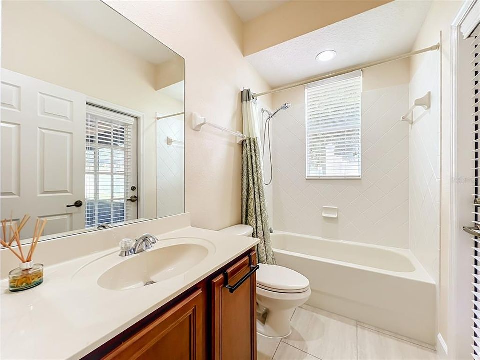 En Venta: $649,900 (5 camas, 3 baños, 3289 Pies cuadrados)