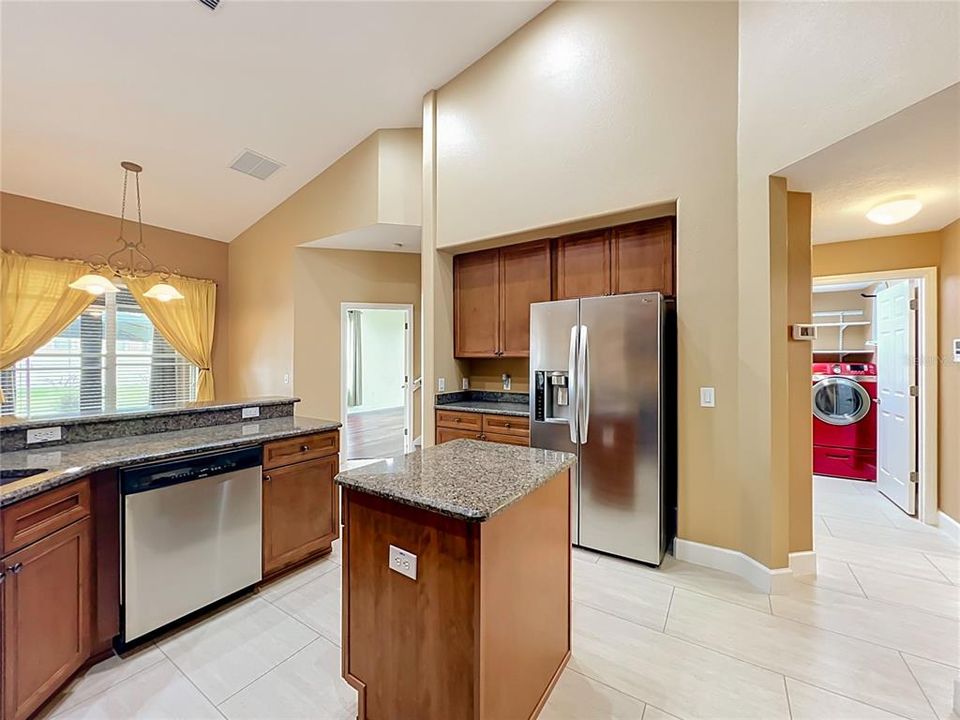 En Venta: $649,900 (5 camas, 3 baños, 3289 Pies cuadrados)