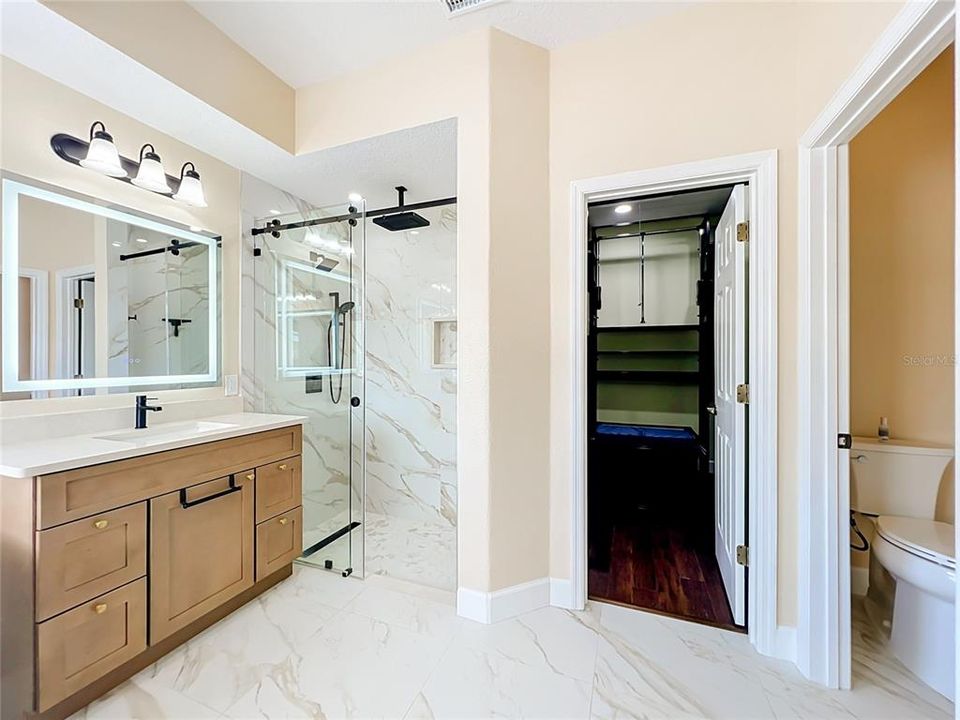 En Venta: $649,900 (5 camas, 3 baños, 3289 Pies cuadrados)