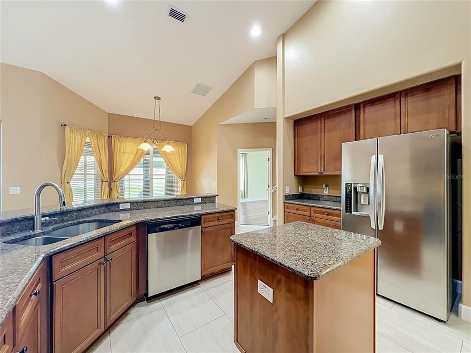 En Venta: $649,900 (5 camas, 3 baños, 3289 Pies cuadrados)