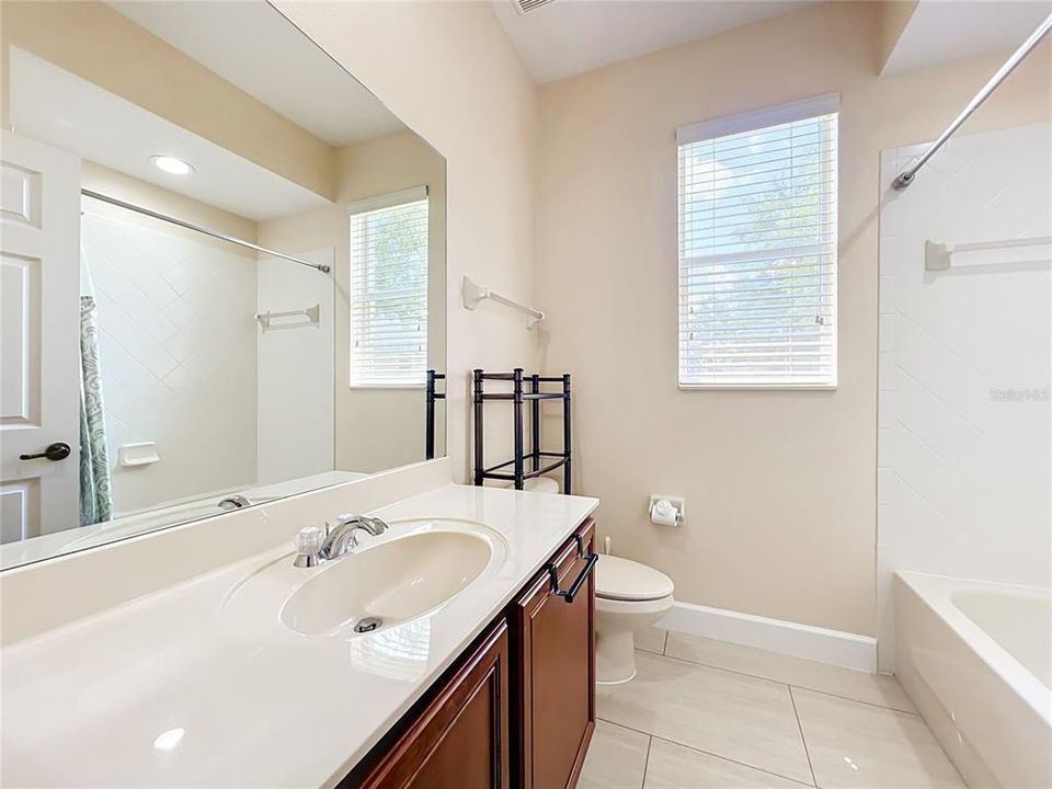 En Venta: $649,900 (5 camas, 3 baños, 3289 Pies cuadrados)