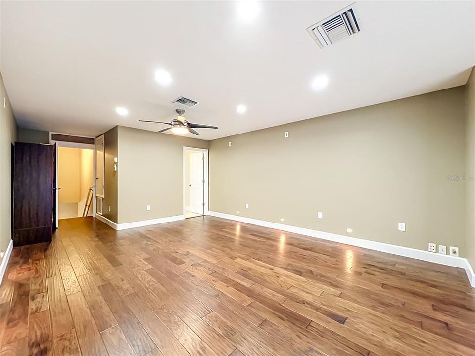 En Venta: $649,900 (5 camas, 3 baños, 3289 Pies cuadrados)