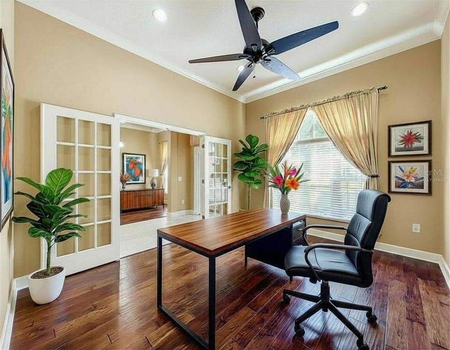 En Venta: $649,900 (5 camas, 3 baños, 3289 Pies cuadrados)