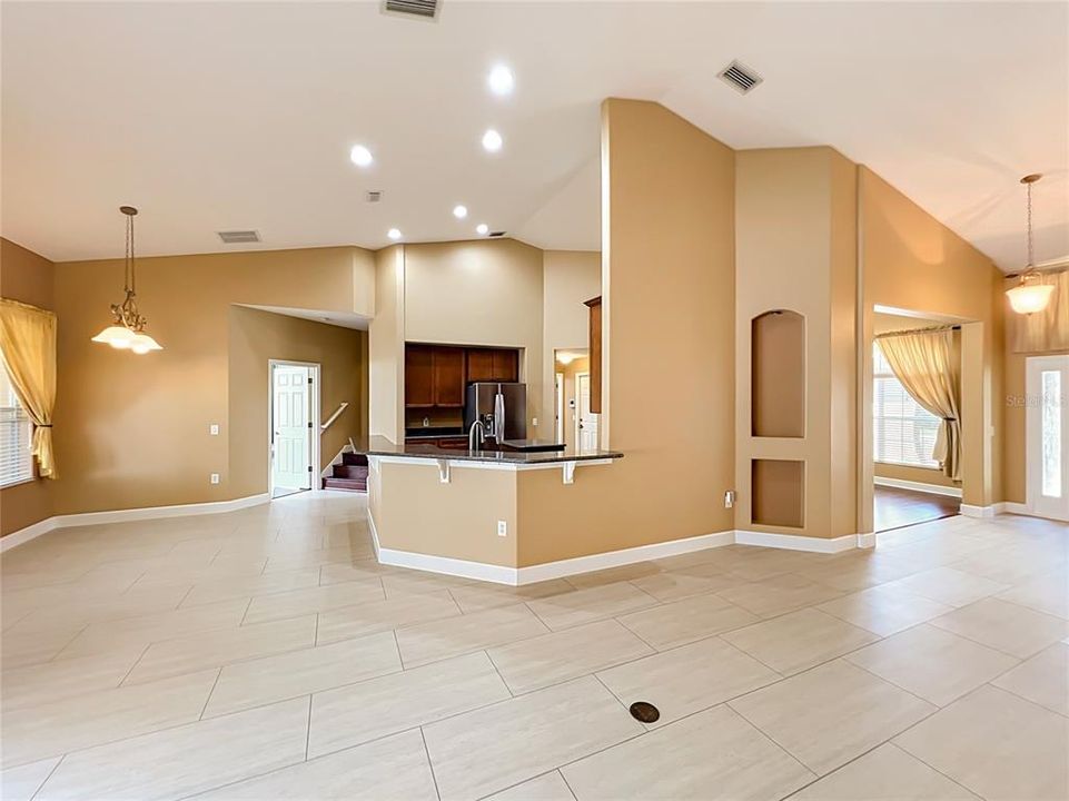 En Venta: $649,900 (5 camas, 3 baños, 3289 Pies cuadrados)