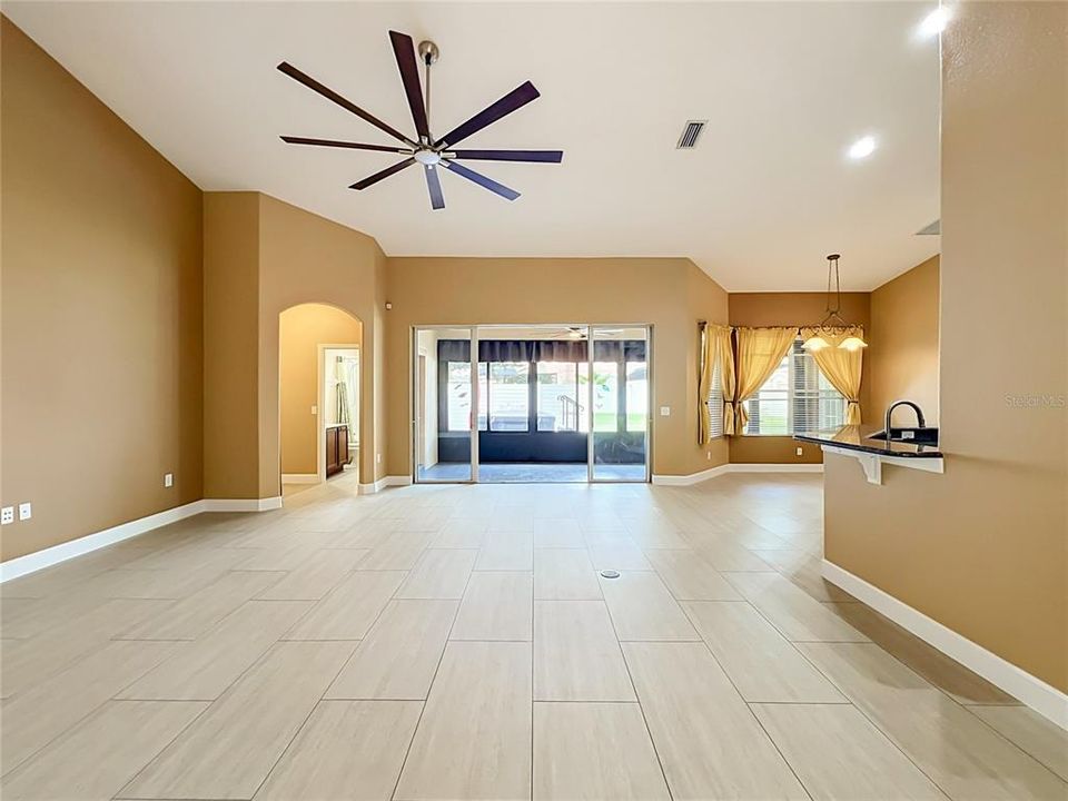 En Venta: $649,900 (5 camas, 3 baños, 3289 Pies cuadrados)