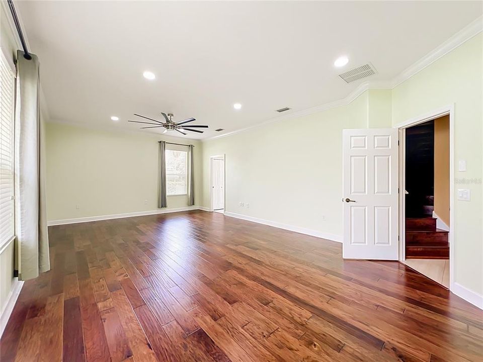En Venta: $649,900 (5 camas, 3 baños, 3289 Pies cuadrados)