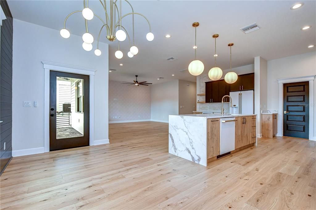 En Venta: $897,000 (5 camas, 3 baños, 3004 Pies cuadrados)