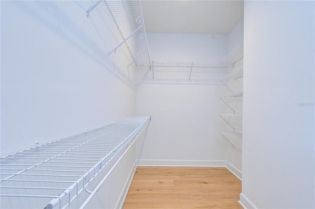 En Venta: $897,000 (5 camas, 3 baños, 3004 Pies cuadrados)