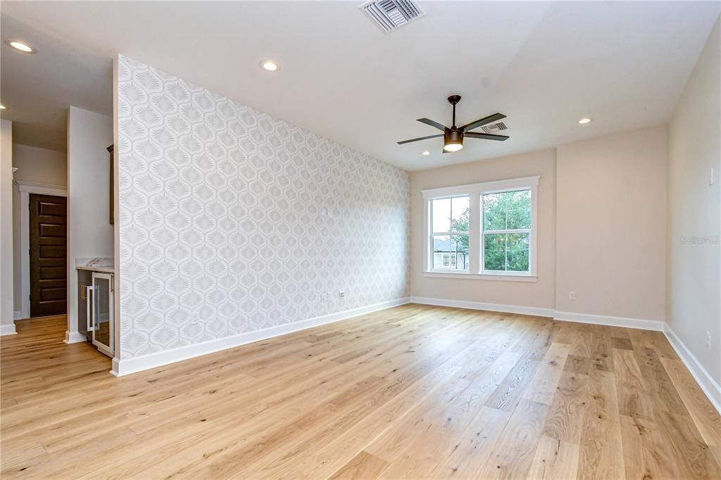 En Venta: $897,000 (5 camas, 3 baños, 3004 Pies cuadrados)