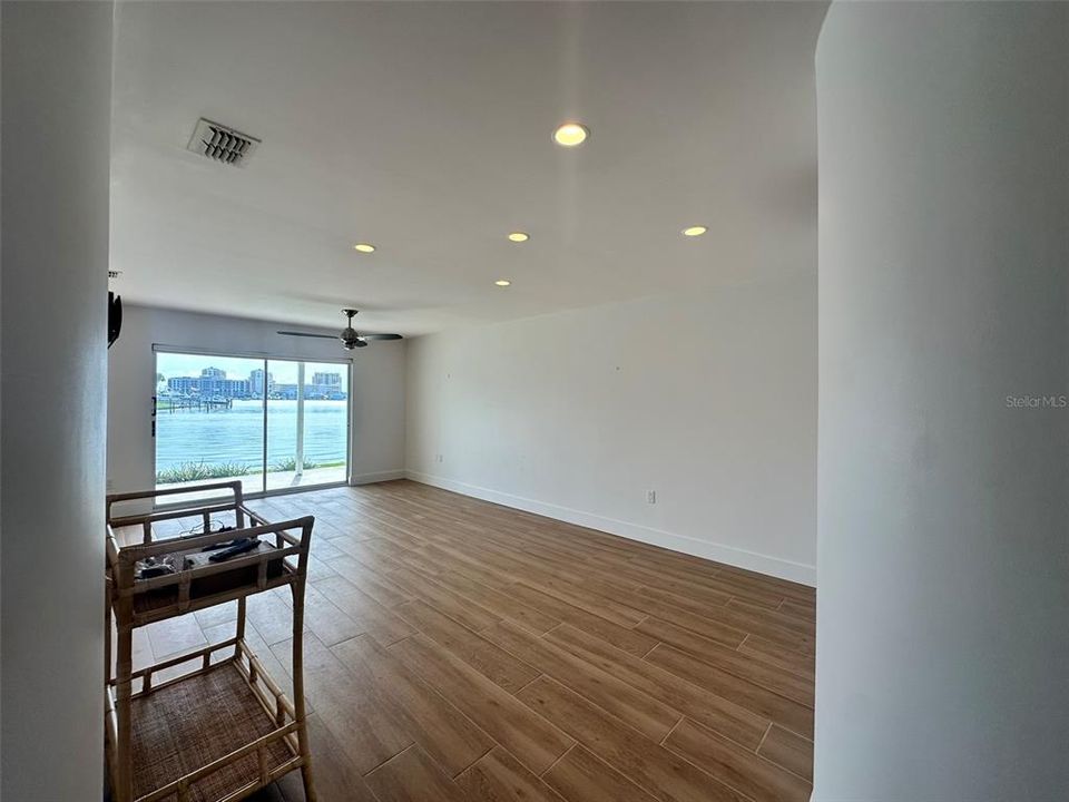 For Rent: $2,500 (2 beds, 2 baths, 1005 Square Feet)