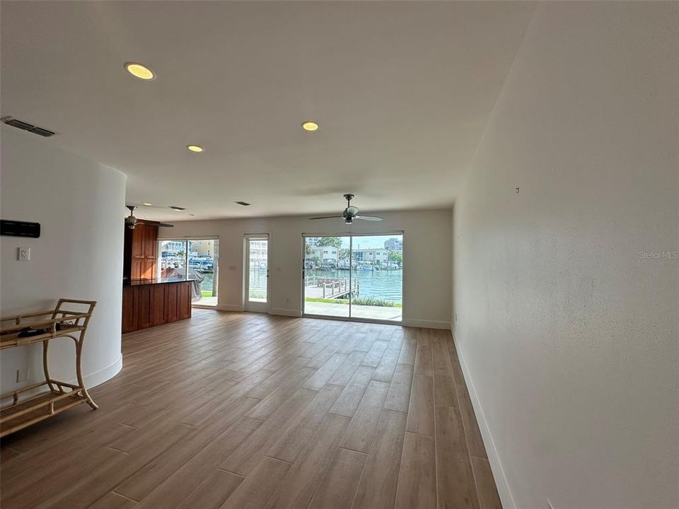 For Rent: $2,500 (2 beds, 2 baths, 1005 Square Feet)