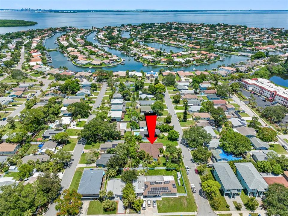 For Sale: $649,000 (4 beds, 2 baths, 1660 Square Feet)