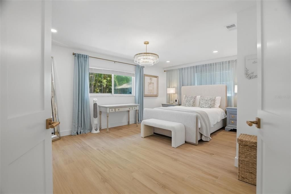 For Sale: $649,000 (4 beds, 2 baths, 1660 Square Feet)