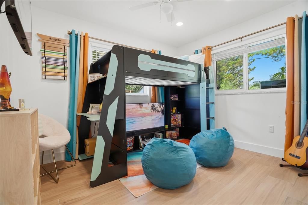For Sale: $649,000 (4 beds, 2 baths, 1660 Square Feet)