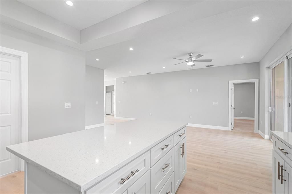 En Venta: $309,000 (3 camas, 2 baños, 1675 Pies cuadrados)