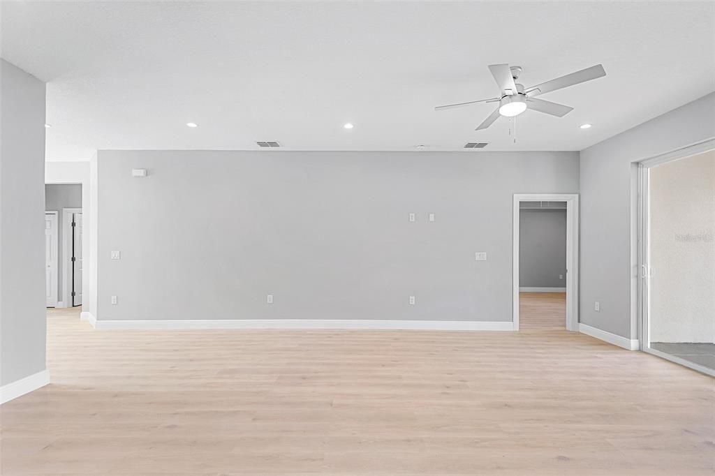 En Venta: $309,000 (3 camas, 2 baños, 1675 Pies cuadrados)