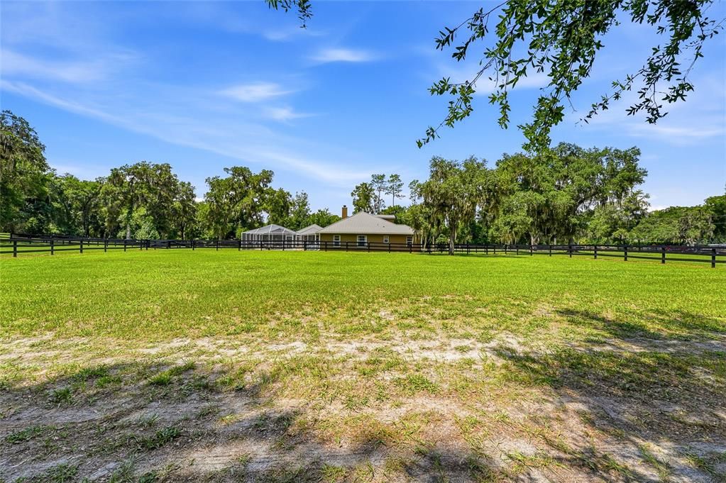 En Venta: $1,075,000 (4 camas, 2 baños, 2134 Pies cuadrados)