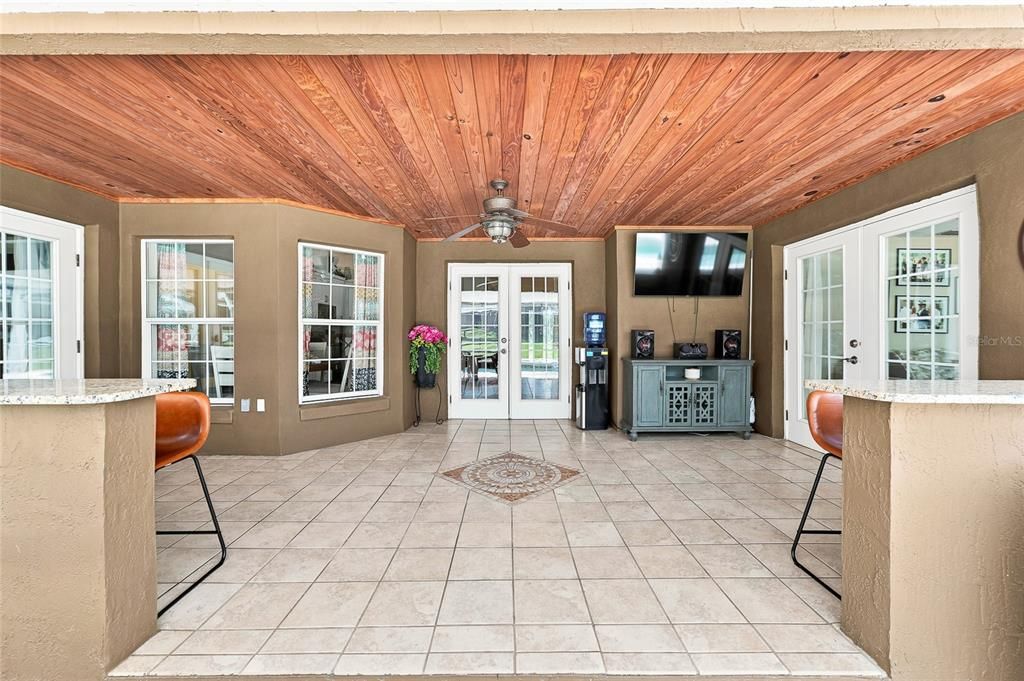 En Venta: $1,075,000 (4 camas, 2 baños, 2134 Pies cuadrados)