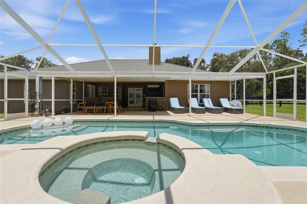 En Venta: $1,075,000 (4 camas, 2 baños, 2134 Pies cuadrados)