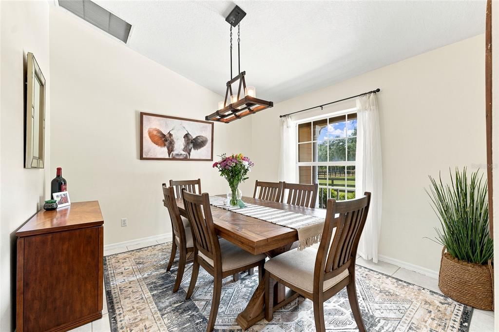 En Venta: $1,075,000 (4 camas, 2 baños, 2134 Pies cuadrados)