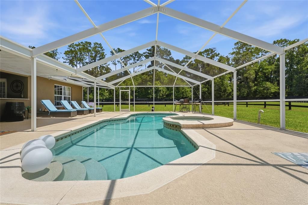 En Venta: $1,075,000 (4 camas, 2 baños, 2134 Pies cuadrados)