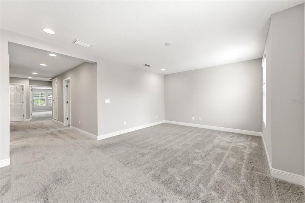 В аренду: $4,000 (4 спален, 2 ванн, 2799 Квадратных фут)