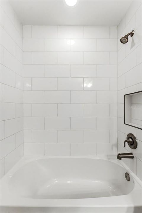 В аренду: $4,000 (4 спален, 2 ванн, 2799 Квадратных фут)